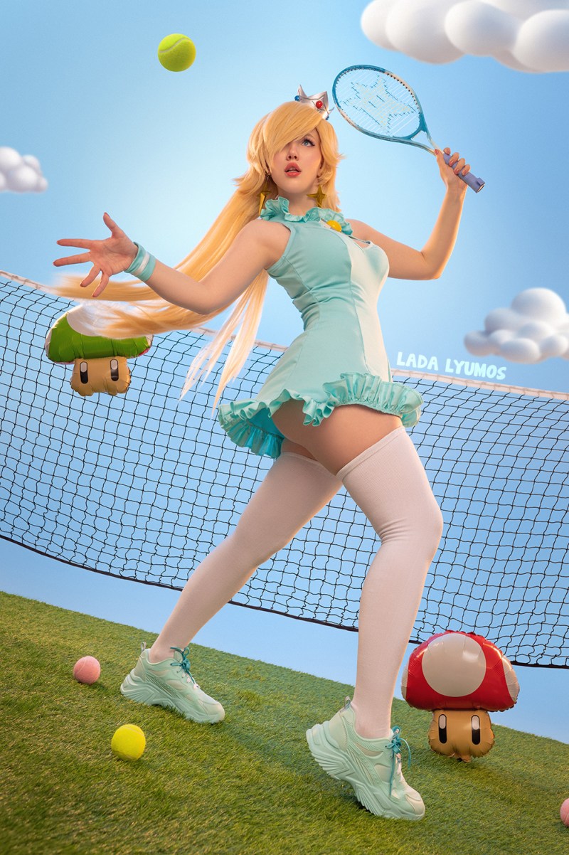 Super Mario Bros - Rosalina Cosplay - nuanced character study