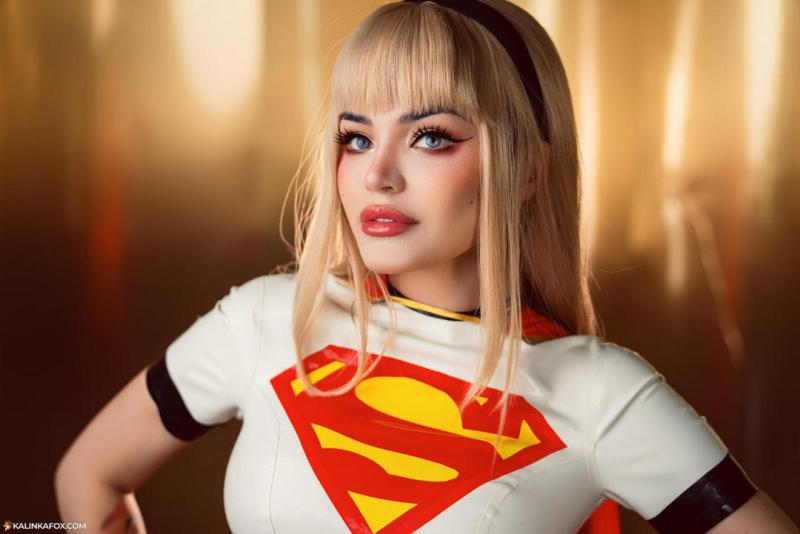 Supergirl - Kara Zor-El Cosplay - authentic costume view