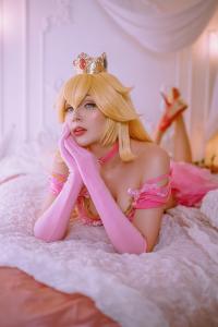 The Super Mario Bros. Movie - Princess Peach Toadstool Cosplay