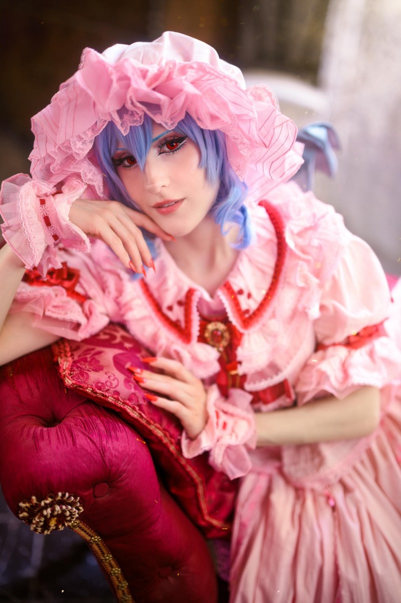 Touhou Project - Embodiment of Scarlet Devil - Remilia Scarlet Cosplay - MartinaEdelstein #02 - costume show Touhou Project - Embodiment of Scarlet Devil - Remilia Scarlet Cosplay - MartinaEdelstein #02 - costume show