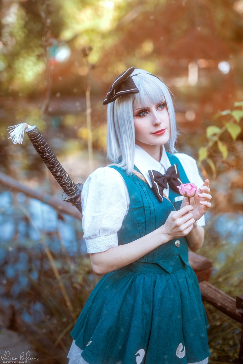 Touhou Project - Youmu Konpaku Cosplay - MartinaEdelstein #02 - costume showcase portrait Touhou Project - Youmu Konpaku Cosplay - MartinaEdelstein #02 - costume showcase portrait