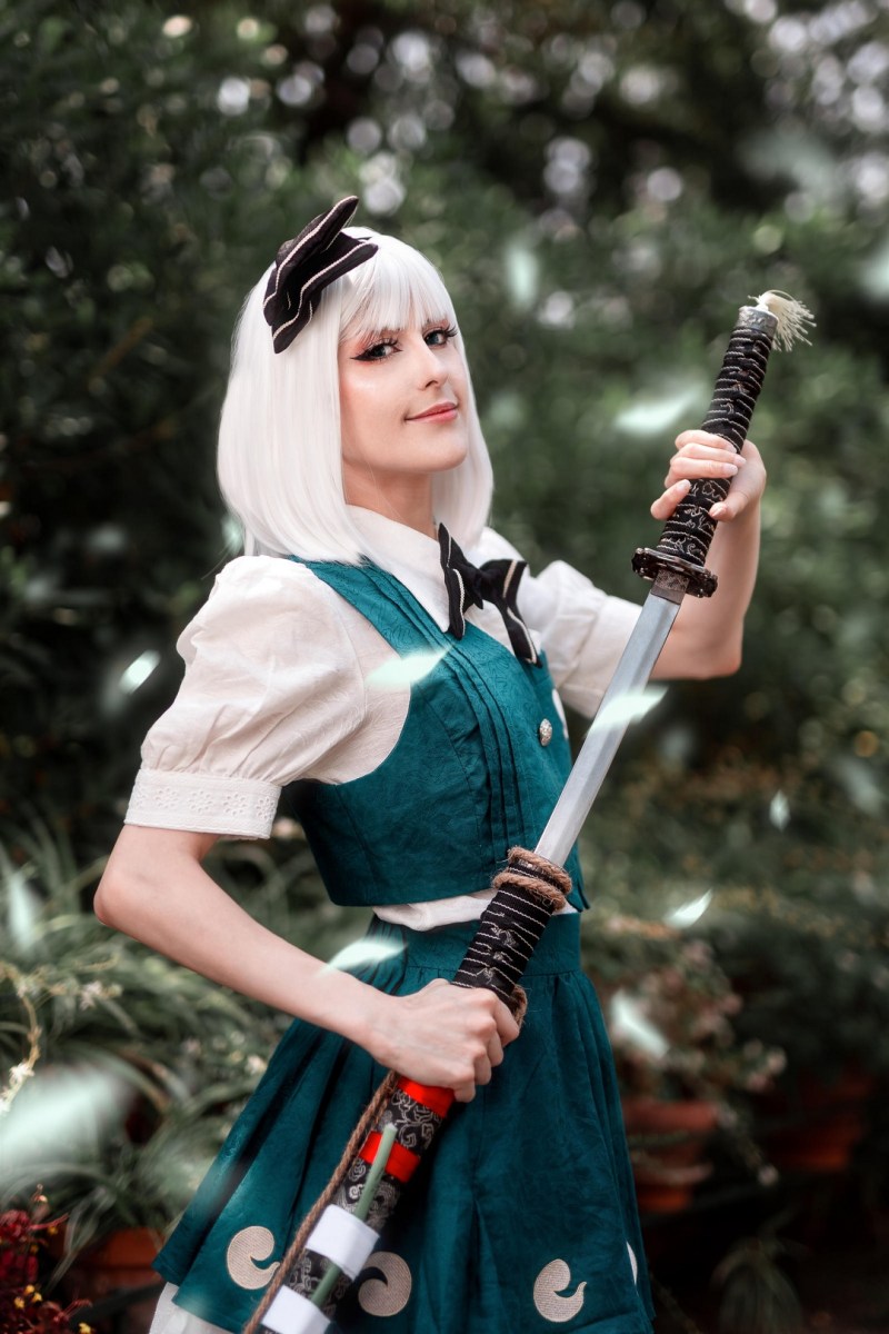 Touhou Project - Youmu Konpaku Cosplay - MartinaEdelstein #06 - full length character portrait Touhou Project - Youmu Konpaku Cosplay - MartinaEdelstein #06 - full length character portrait