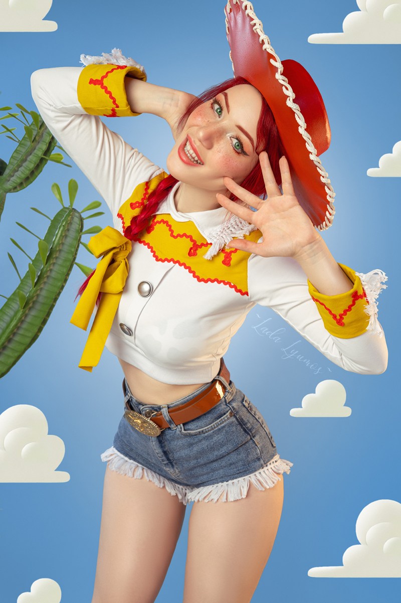 Toy Story 5 - Jessie Cosplay - authentic costume view