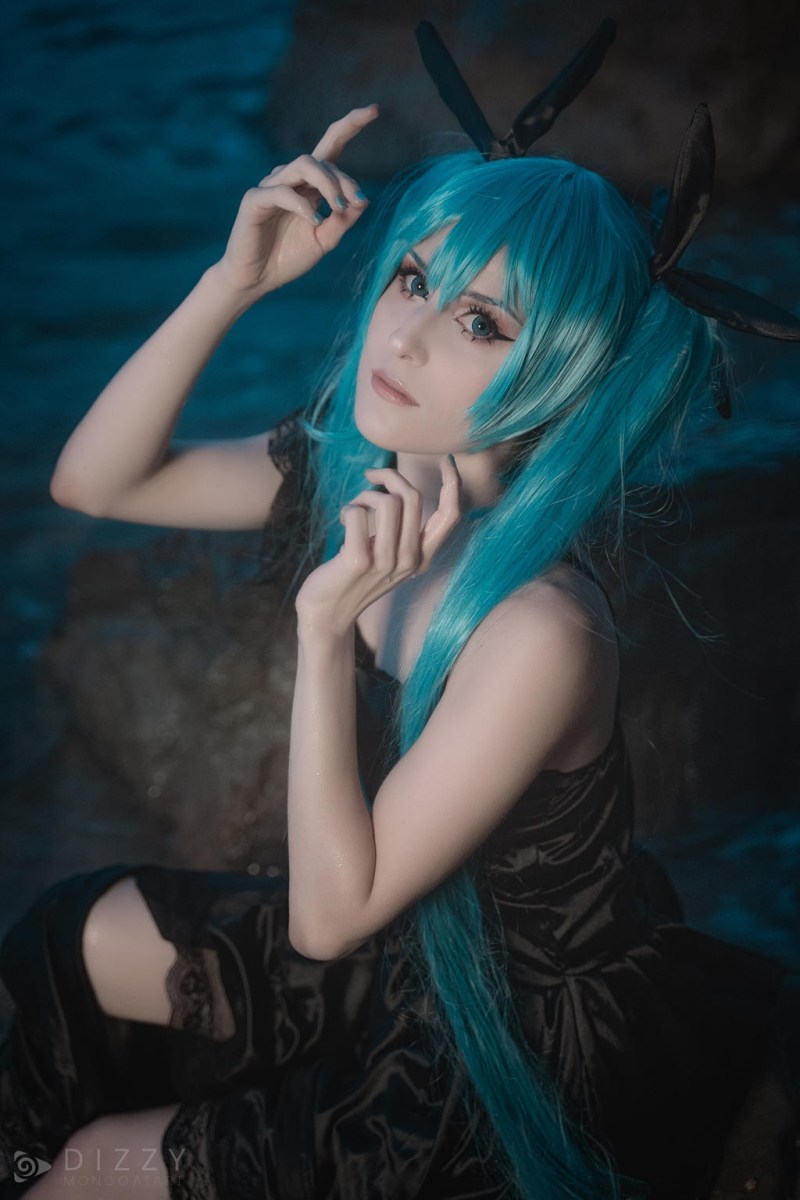 Vocaloid - Hatsune Miku Cosplay - MartinaEdelstein #02 - character portrait photography