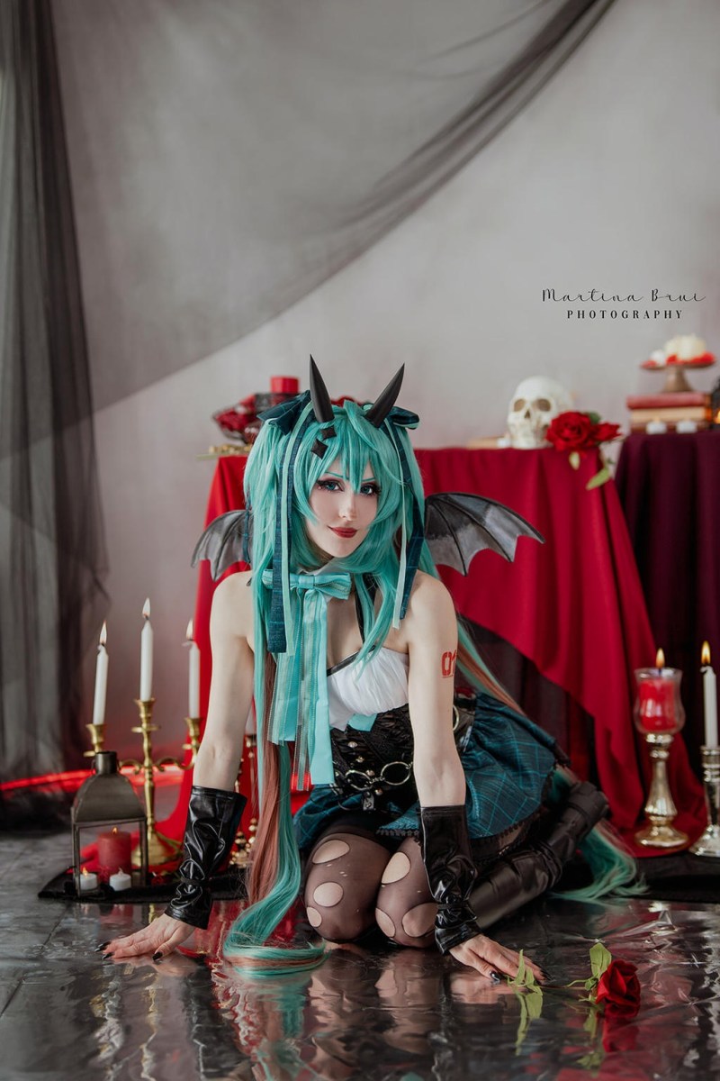Vocaloid - Hatsune Miku Cosplay - MartinaEdelstein #05 - delicate character portrait