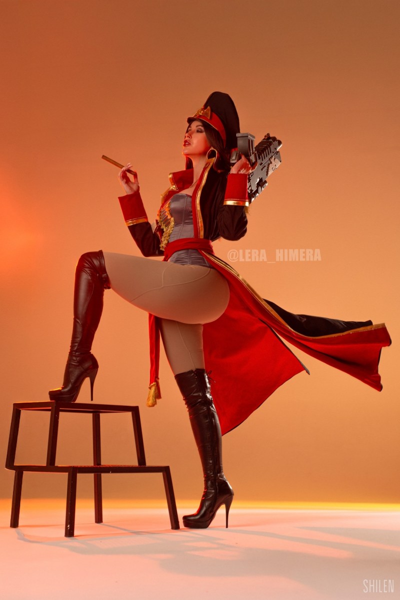 Warhammer 40 000 - Varies (Commissar) Cosplay character portrait photography
