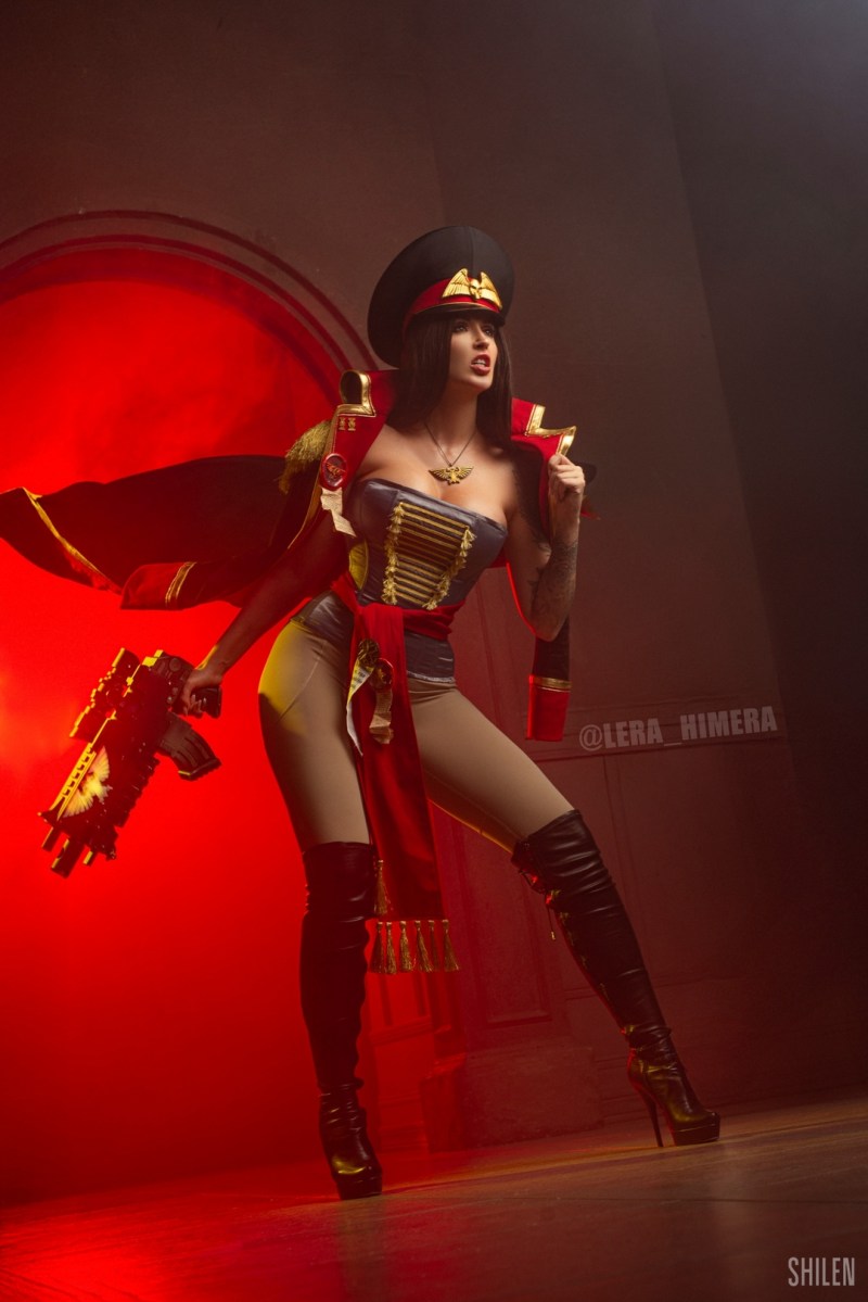 Warhammer 40 000 - Varies (Commissar) Cosplay character recreation portrait