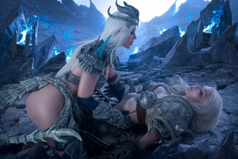 World of Warcraft - Wrath of the Lich King - Sindragosa & Arthas Menethil (Lich King) (Female) Cosplay costume showcase portrait