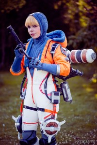 Apex Legends - Natalie Paquette (Wattson) Cosplay