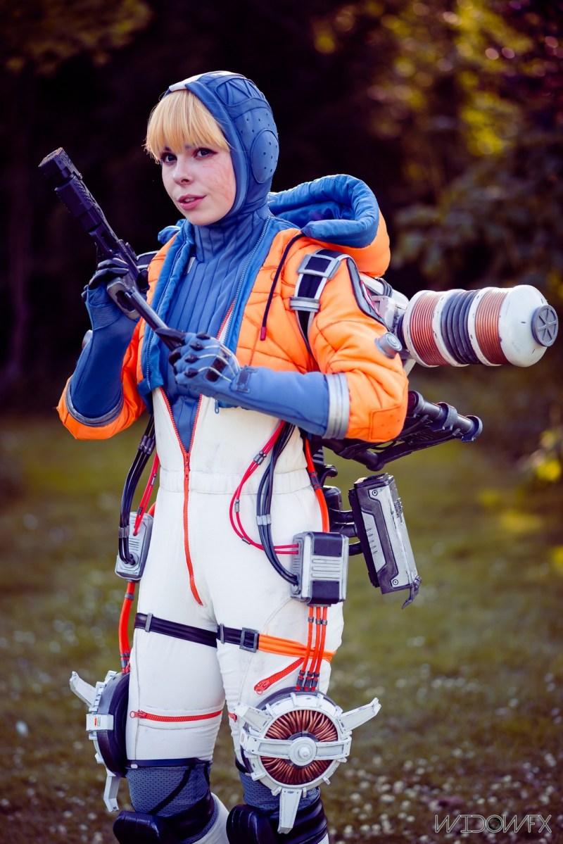 Apex Legends - Natalie Paquette (Wattson) Cosplay - ThanatosArts #03 - artistic framing