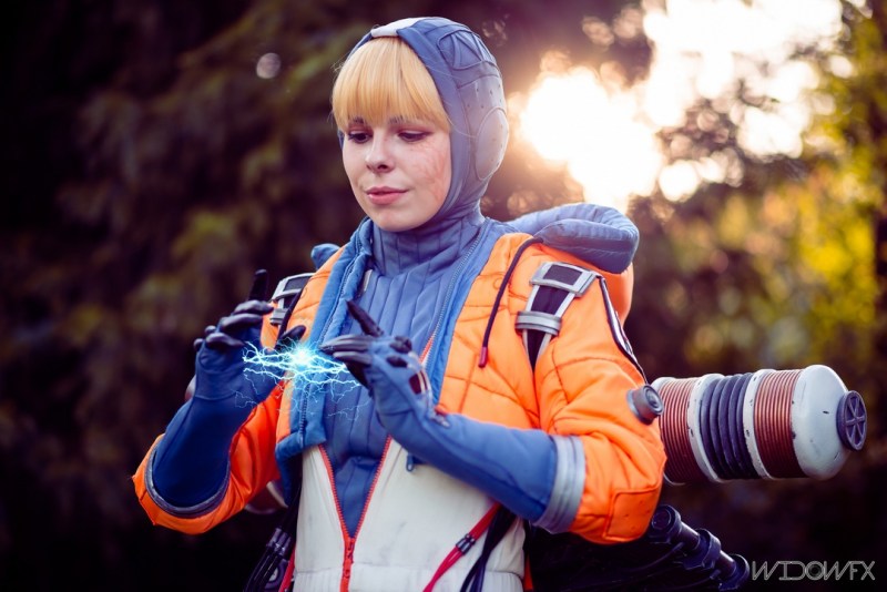 Apex Legends - Natalie Paquette (Wattson) Cosplay - ThanatosArts #14 - gentle showcase