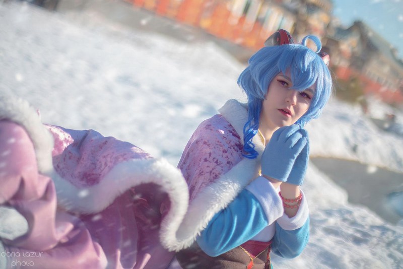 Genshin Impact - Ganyu (Winter) Cosplay - Daria Lazur #13 - full length character portrait