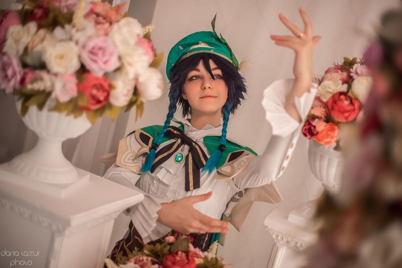 Genshin Impact - Venti Cosplay - Daria Lazur #10 - full length photo