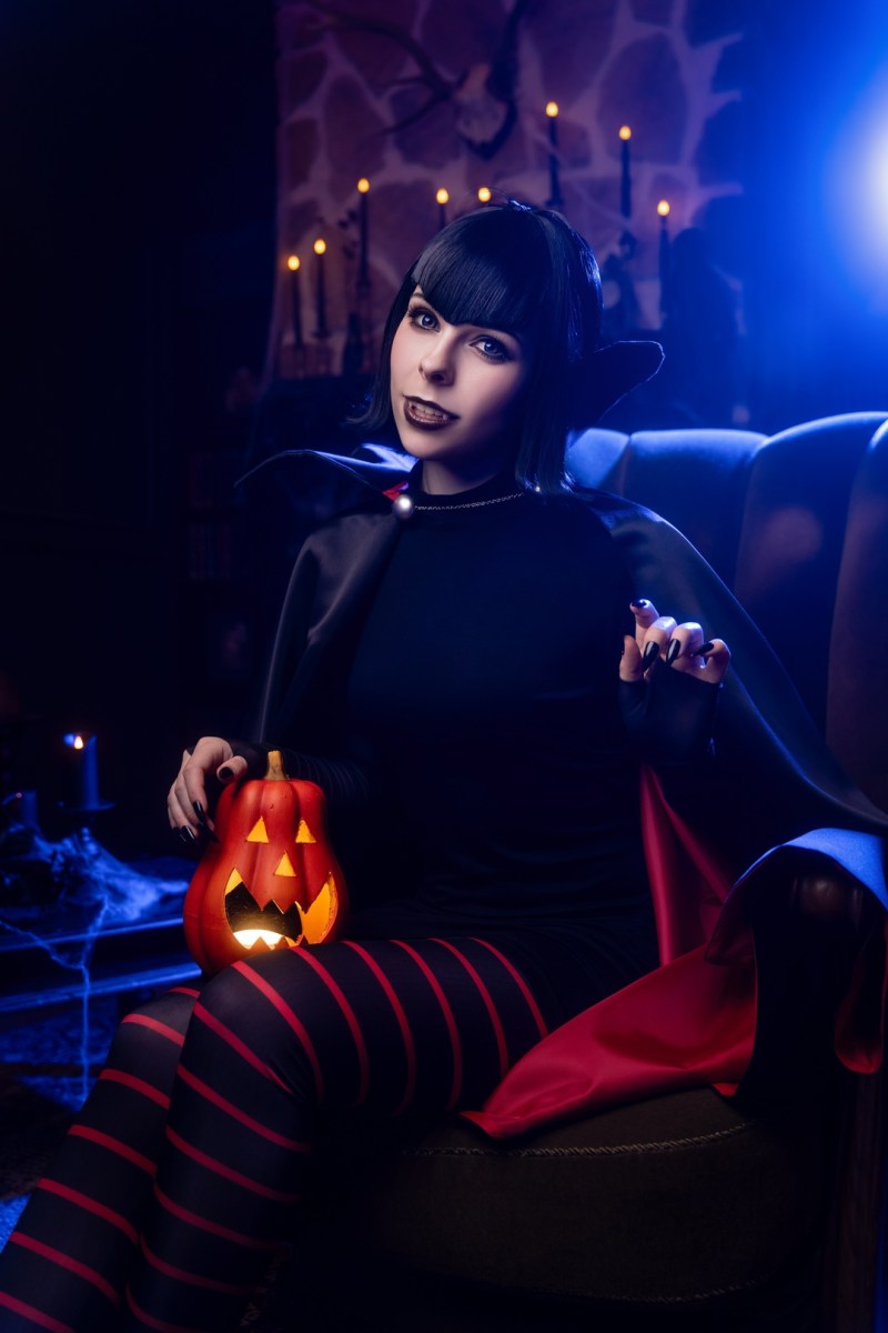 Hotel Transylvania - Mavis Dracula-Loughran Cosplay - ThanatosArts #03 - recreation Hotel Transylvania - Mavis Dracula-Loughran Cosplay - ThanatosArts #03 - recreation