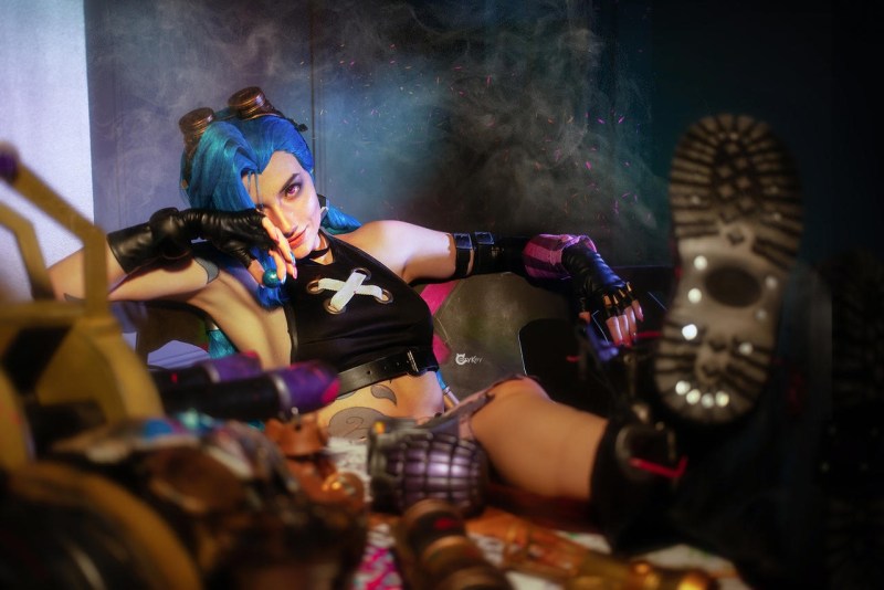 Arcane - Jinx Cosplay - CarryKey #01 - artistic framing portrait