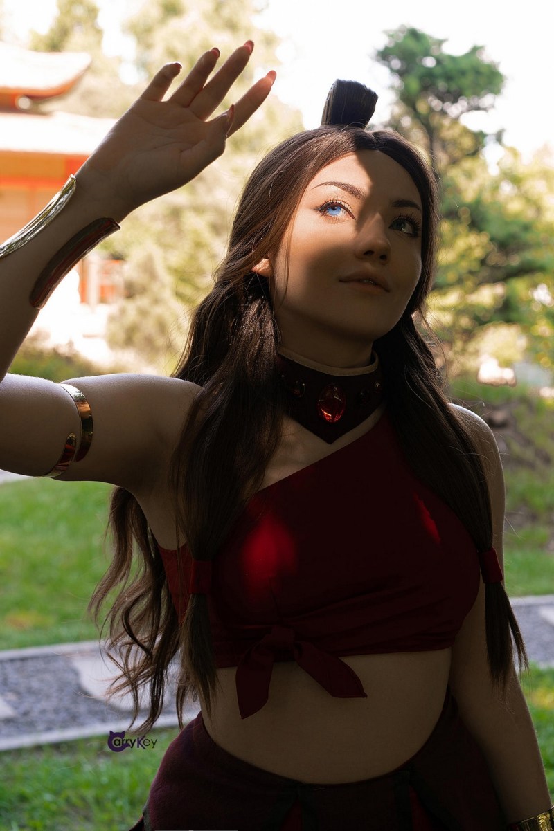 Avatar - The Last Airbender - Sapphire Fire (Katara) Cosplay - CarryKey #02 - full body port.