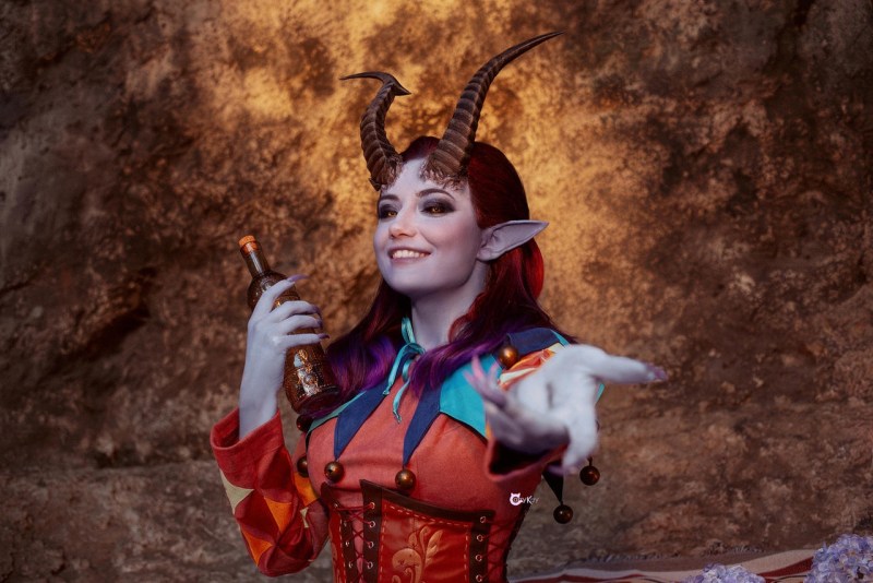 Baldurs Gate 3 - Alfira Cosplay - CarryKey #02 - full body portrait