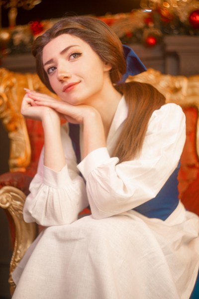 Beauty and the Beast - Belle Cosplay