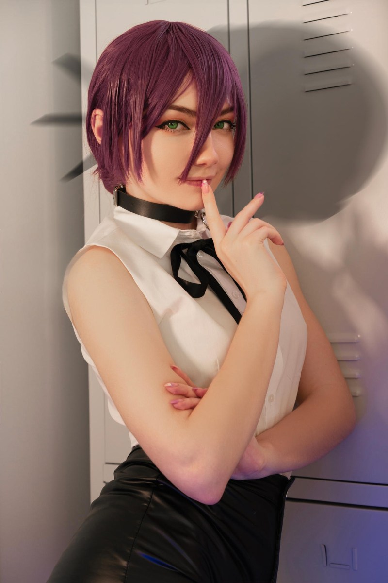 Chainsaw Man - Reze Cosplay - CarryKey #0 - artistic framing portrait Chainsaw Man - Reze Cosplay - CarryKey #0 - artistic framing portrait