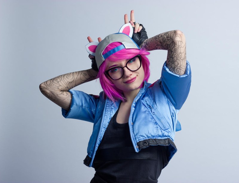 Fortnite - Battle Royale - Lynx Cosplay - CarryKey #5 - full body portrait Fortnite - Battle Royale - Lynx Cosplay - CarryKey #5 - full body portrait