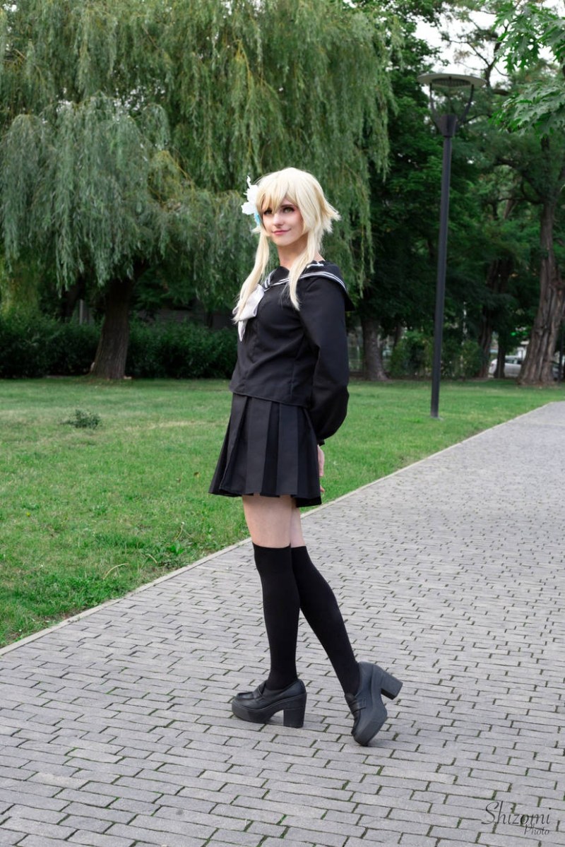 Genshin Impact - Lumine Cosplay - Caryucospre #01 - full body character photo