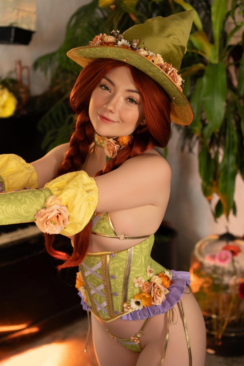 Hogwarts Legacy - Mirabel Garlick (Erotic) Cosplay - CarryKey #0 - suggestive shot