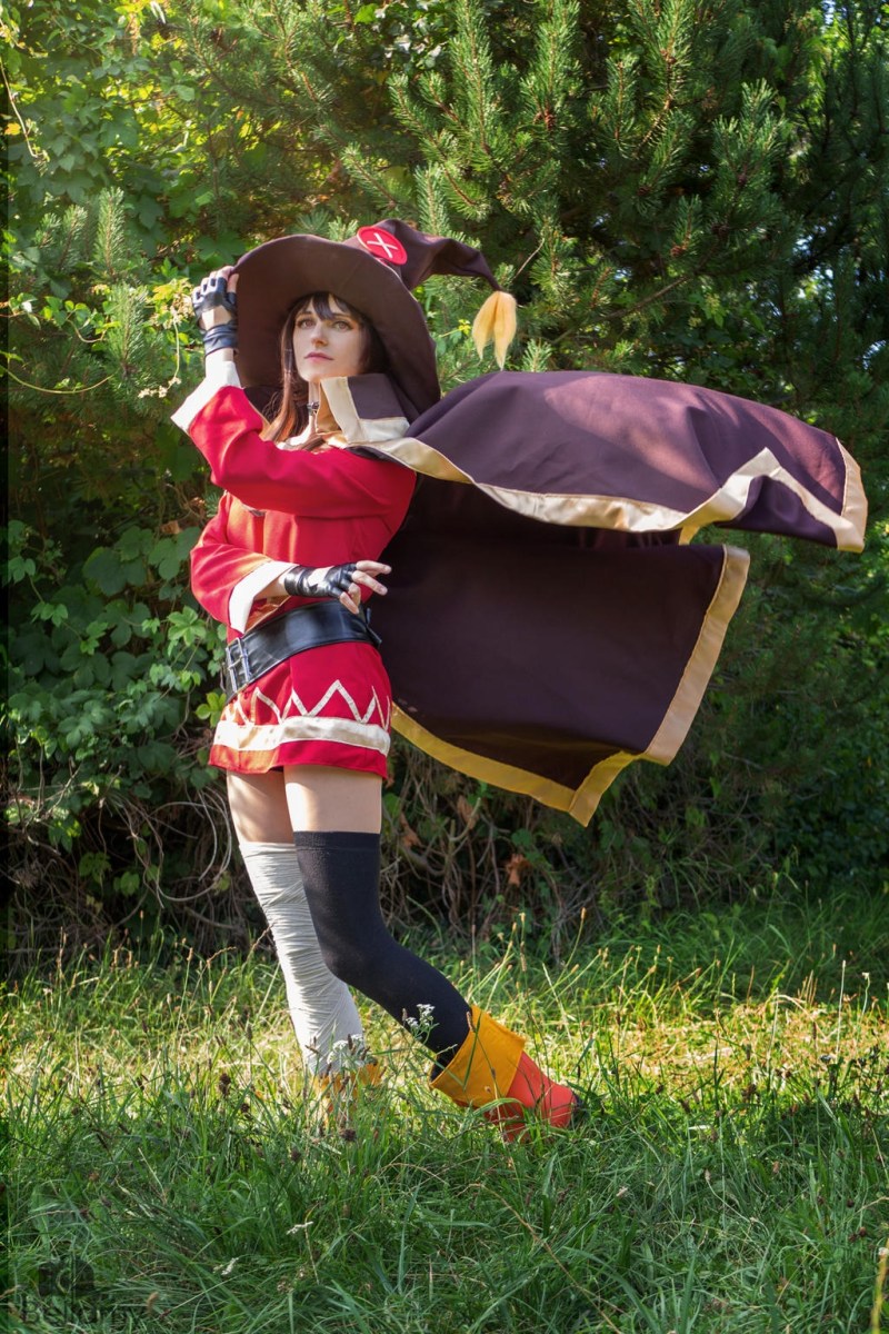 Konosuba - Gods Blessing on This Wonderful World - Megumin Cosplay - Caryucospre #07 - full length photo Konosuba - Gods Blessing on This Wonderful World - Megumin Cosplay - Caryucospre #07 - full length photo