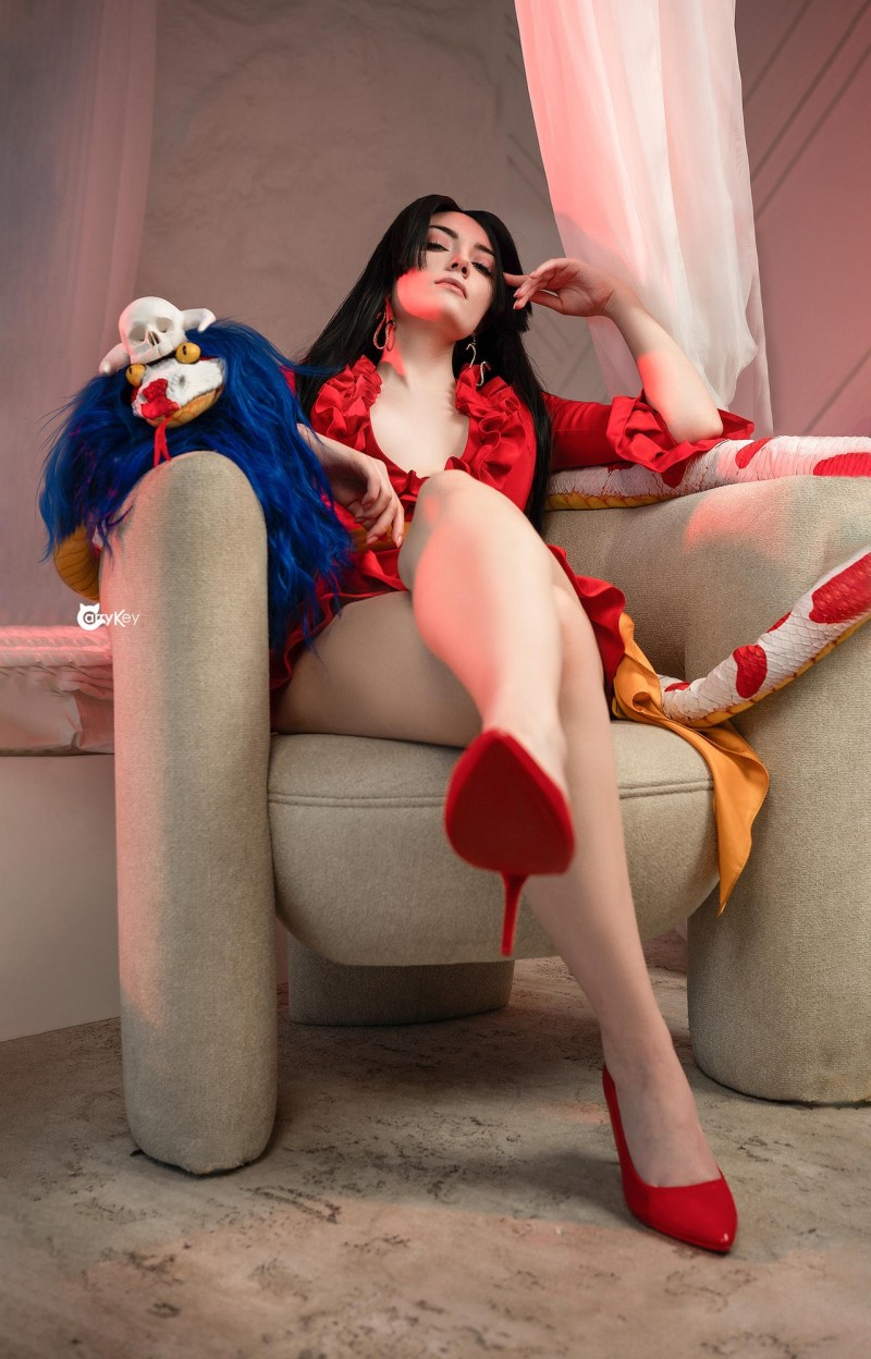 One Piece - Boa Hancock (Pirate Empress) (Erotic) Cosplay - CarryKey #03 - character analysis