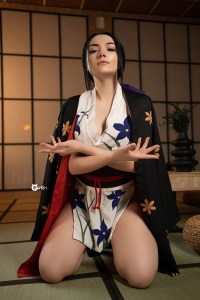 One Piece - Nico Robin Cosplay