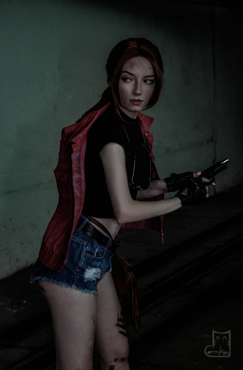 Resident Evil 2 - Claire Redfield Cosplay - CarryKey #6 - authentic view Resident Evil 2 - Claire Redfield Cosplay - CarryKey #6 - authentic view