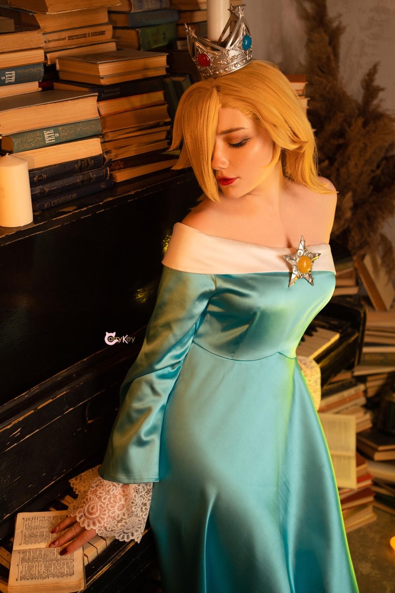Super Mario Galaxy - Rosalina (The Lady of the Shooting Stars) Cosplay - CarryKey #03 - sophisticated portrait