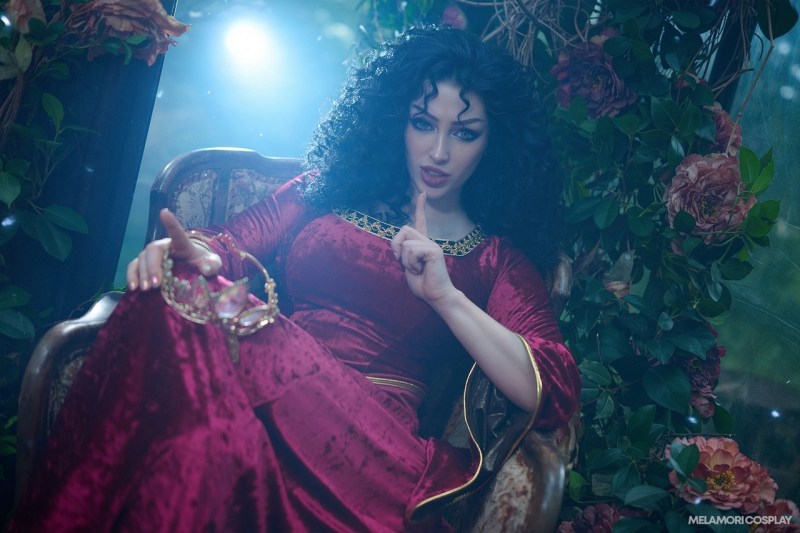 Tangled - Mother Gothel Cosplay - LadyMelamor1 #3 - full body character photo