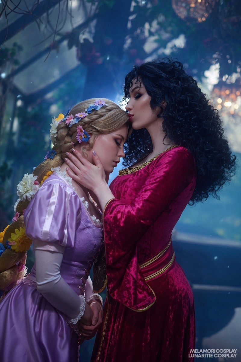 Tangled - Mother Gothel &amp; Rapunzel Cosplay - LadyMelamor1 #01 - full length port.