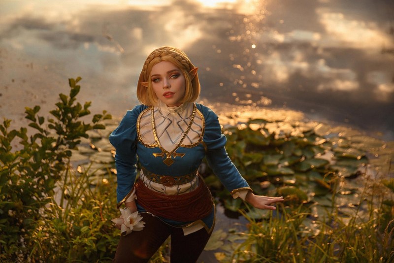 The Legend of Zelda - Breath of the Wild - Princess Zelda Cosplay - AshenReina #4 - full body port. The Legend of Zelda - Breath of the Wild - Princess Zelda Cosplay - AshenReina #4 - full body port.