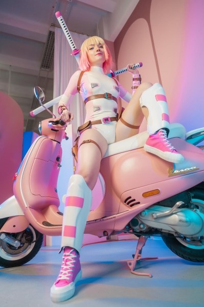 Unbelievable Gwenpool - Gwendolyn Poole (Gwenpool) Cosplay