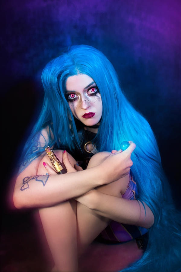 Arcane - Jinx Cosplay - NekoSandra #04 - light aesthetic photography Arcane - Jinx Cosplay - NekoSandra #04 - light aesthetic photography