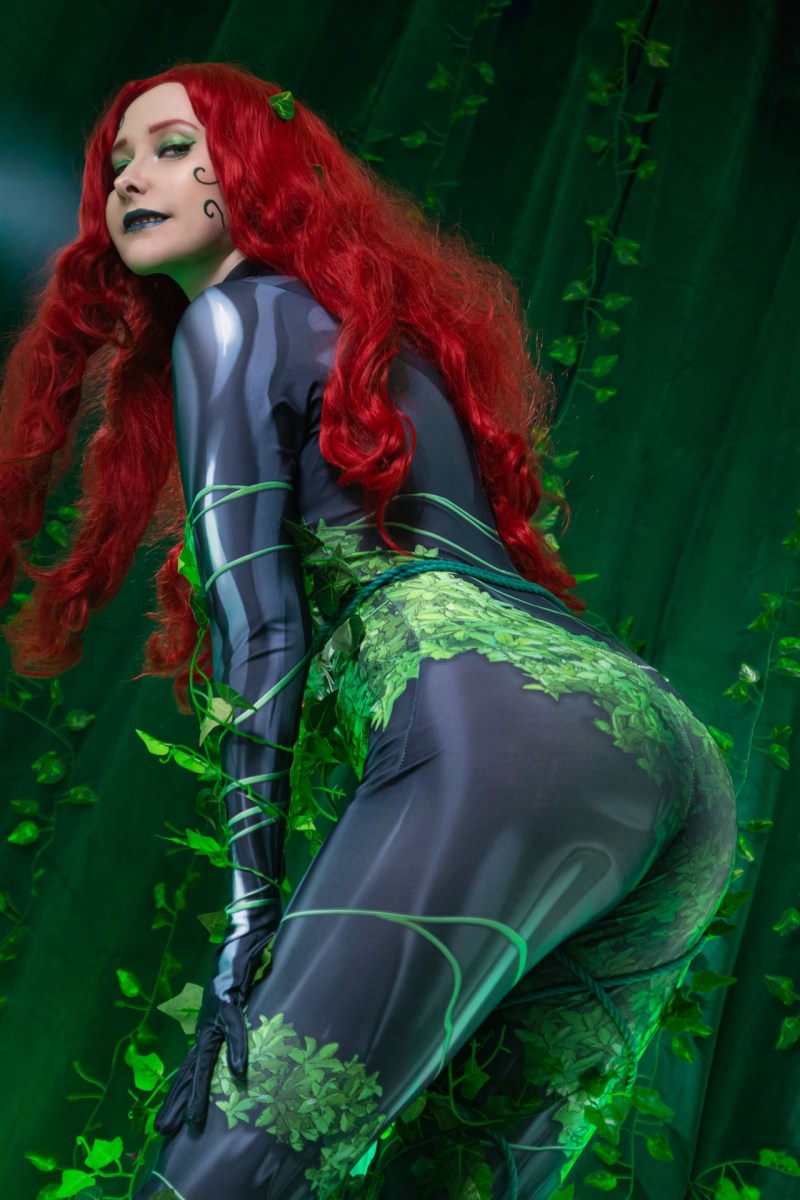 Batman - Pamela Lillian Isley (Poison Ivy) Cosplay - Shiera13 #06 - visual exploration Batman - Pamela Lillian Isley (Poison Ivy) Cosplay - Shiera13 #06 - visual exploration