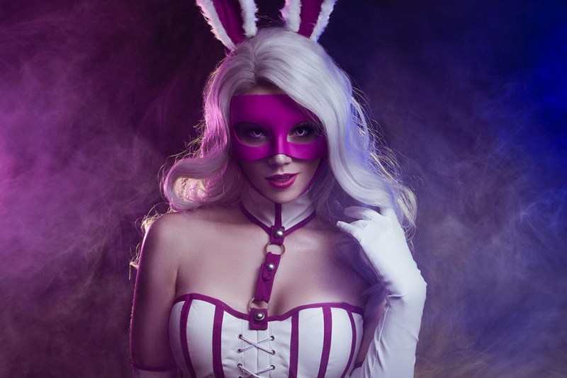 Batman - The Dark Knight - Jaina Hudson (White Rabbit) Cosplay - Shproton #06 - provocative show Batman - The Dark Knight - Jaina Hudson (White Rabbit) Cosplay - Shproton #06 - provocative show