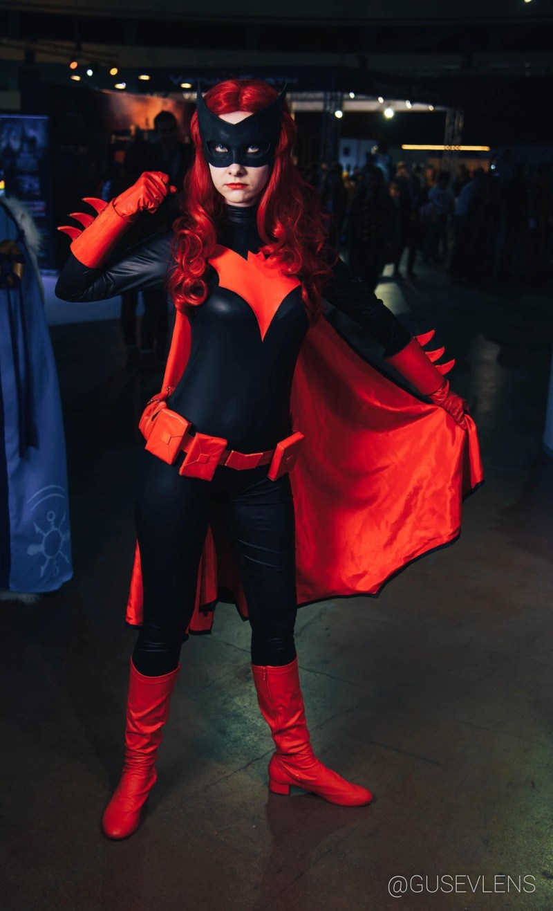 Batwoman - Katherine Rebecca Kane (Batwoman) Cosplay - Shiera13 #06 - costume portrait