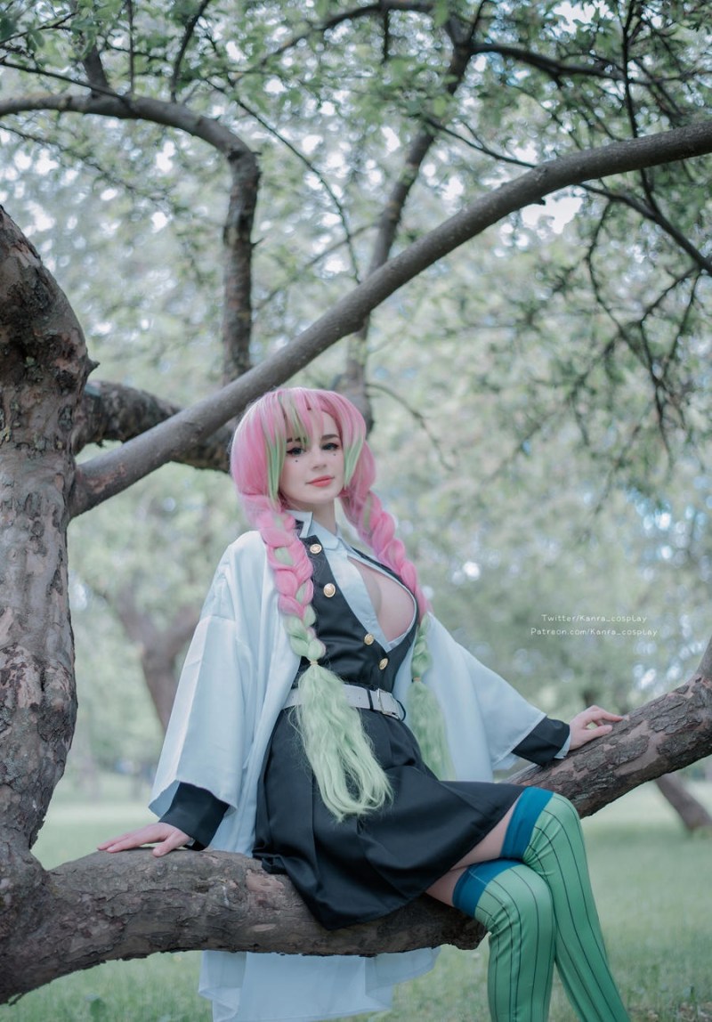 Demon Slayer - Mitsuri Kanroji Cosplay - Kanra #01 - expressive character portrait