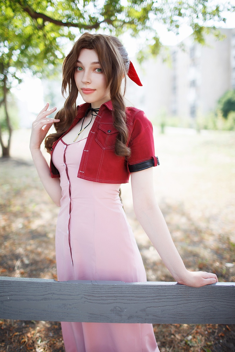 Final Fantasy 7 - Rebirth - Aerith Gainsborough Cosplay - Sawakate #04 - costume portrait