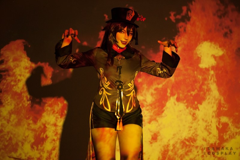 Genshin Impact - Hu Tao Cosplay - Sawakate #04 - full length photo Genshin Impact - Hu Tao Cosplay - Sawakate #04 - full length photo
