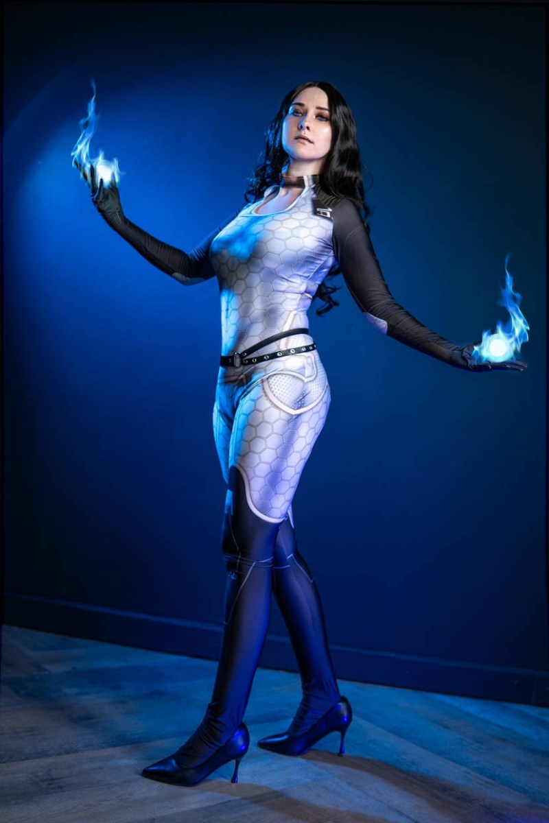Mass Effect 2 - Miranda Lawson Cosplay - Shiera13 #01 - gentle costume showcase
