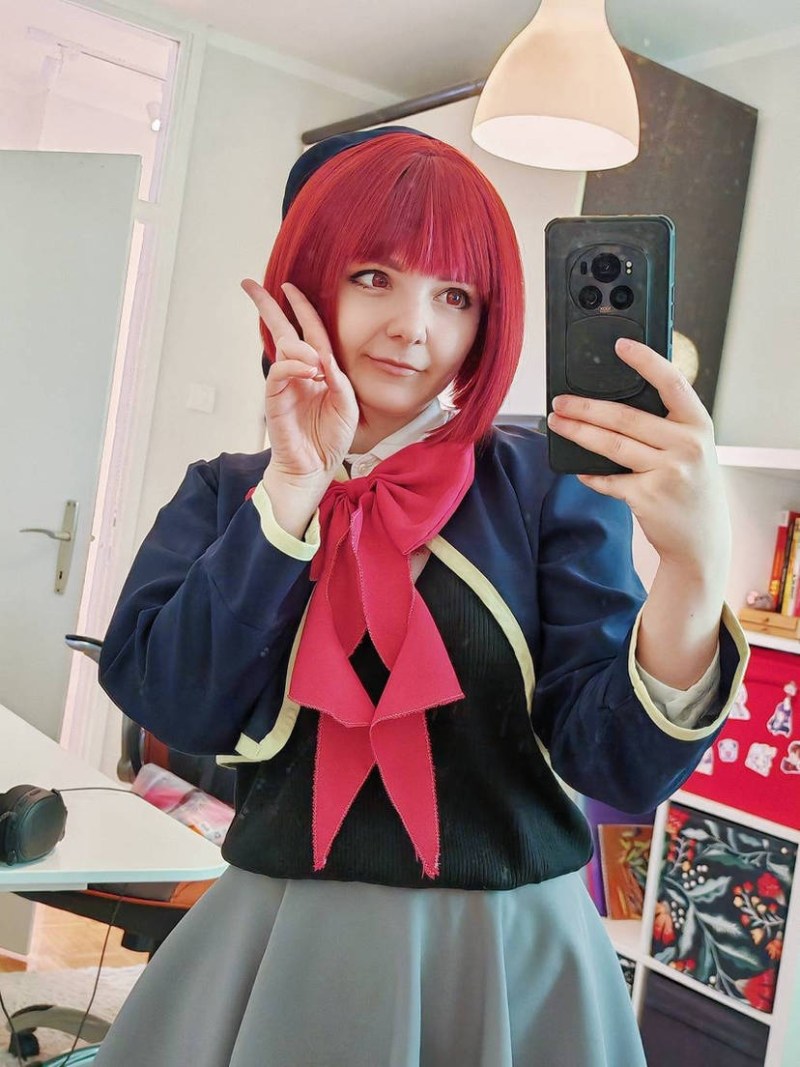Oshi no Ko - Kana Arima Cosplay - Atamasha #01 - full body character photo Oshi no Ko - Kana Arima Cosplay - Atamasha #01 - full body character photo