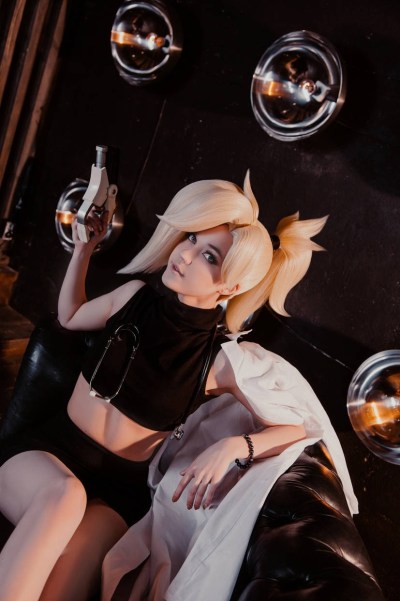 Overwatch - Angela Ziegler (Mercy) Cosplay