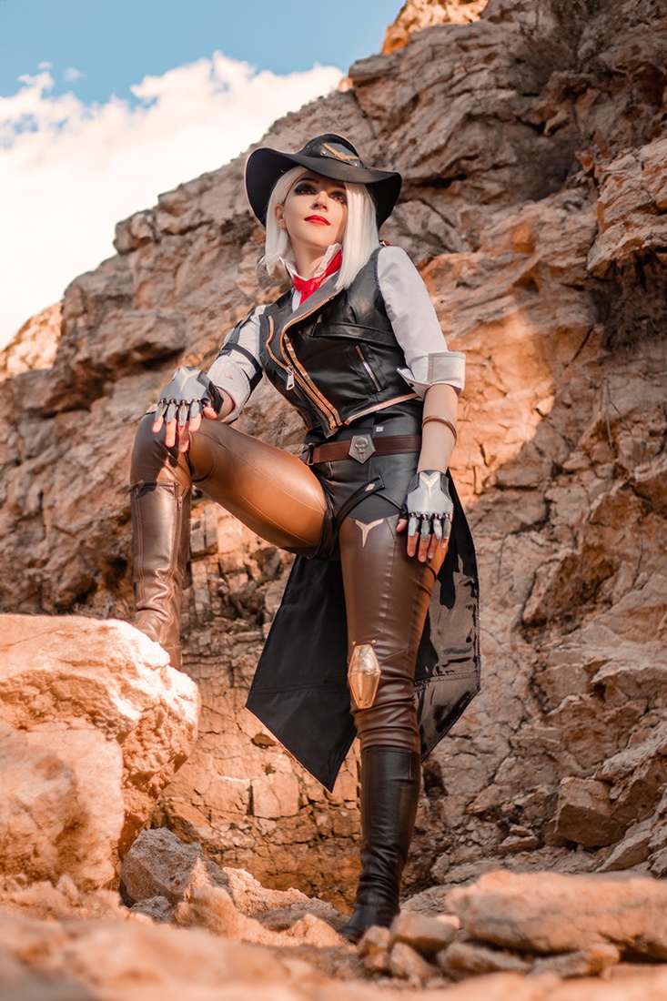 Overwatch - Ashe (Elizabeth Caledonia Calamity Ashe) Cosplay - Sawakate #14 - portrait photo