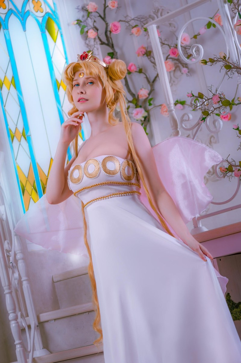 Sailor Moon - Usagi Tsukino (Sailor Moon) (Bride) Cosplay - Shiera13 #05 - soft focus shot
