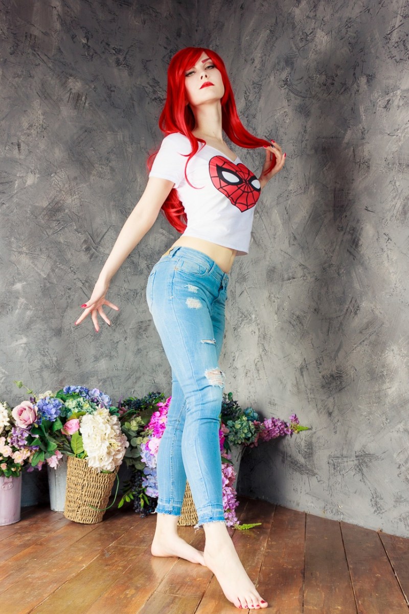 Spider-Man - Mary Jane Watson Cosplay - Shiera13 #05 - full length character portrait