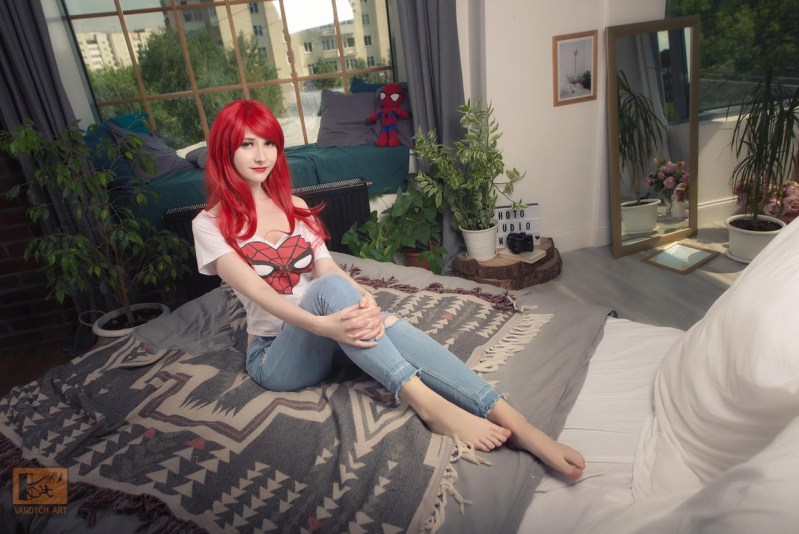 Spider-Man - Mary Jane Watson Cosplay - Shiera13 #06 - costume showcase portrait