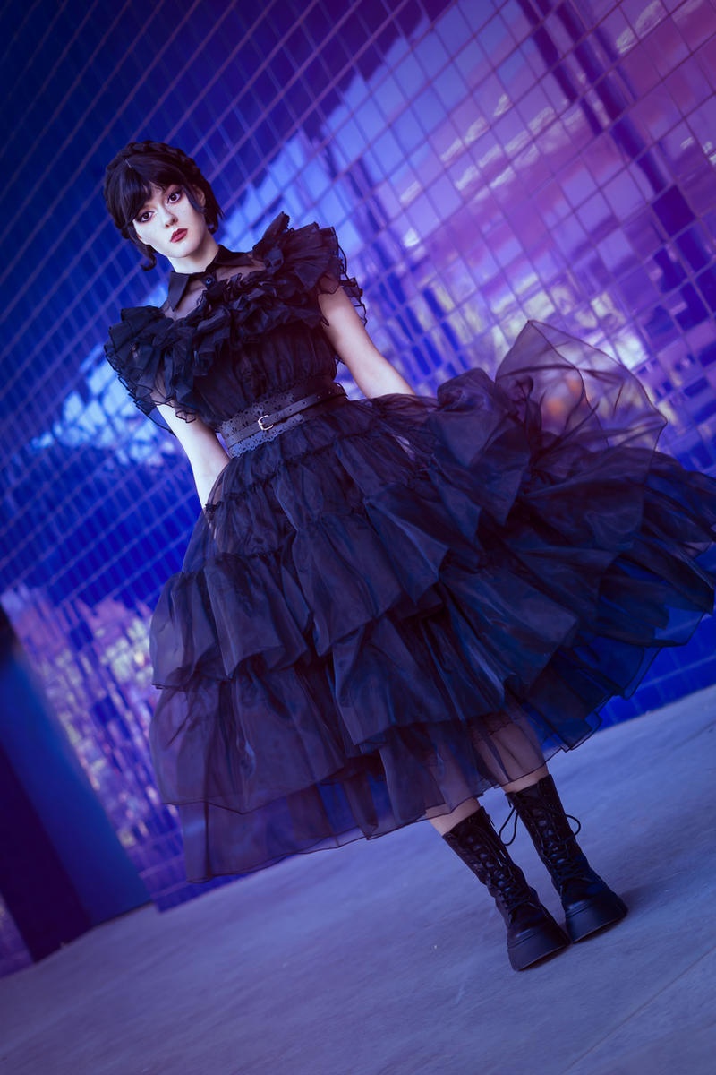 Wednesday - Wednesday Addams Cosplay - NekoSandra #04 - soft focus costume shot